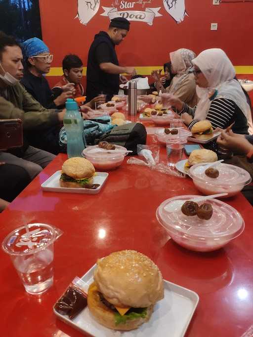 Bergerak Burger 4