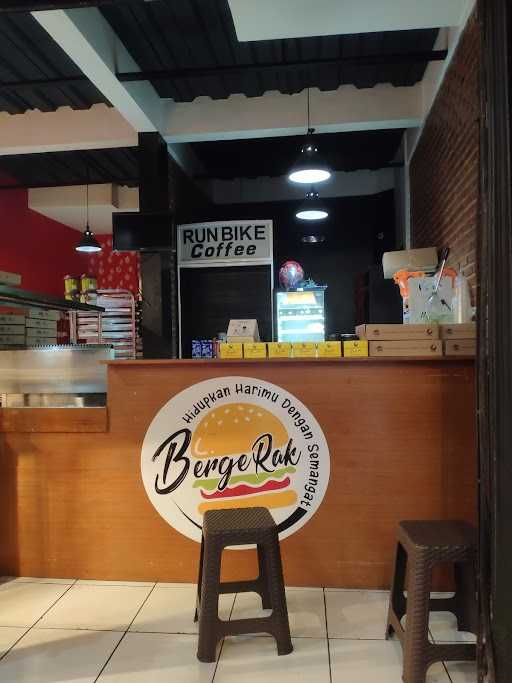 Bergerak Burger 9