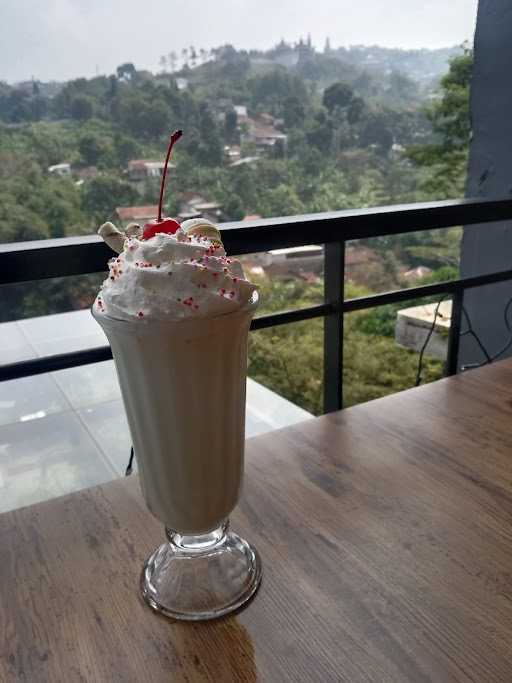 Dago Terrace Coffee & Pizza 10