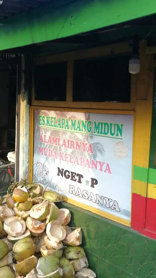 Es Kelapa Muda Midun 8