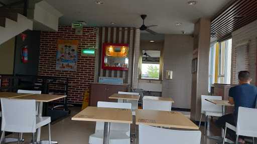 KFC - Gateway Ahmad Yani Bandung 7