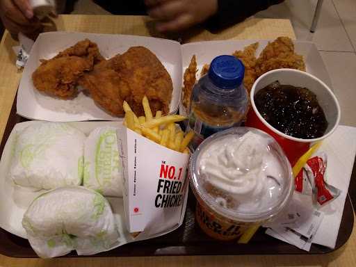 KFC - Gateway Ahmad Yani Bandung 2