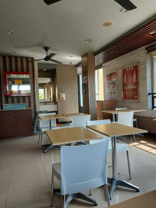 KFC - Gateway Ahmad Yani Bandung 5