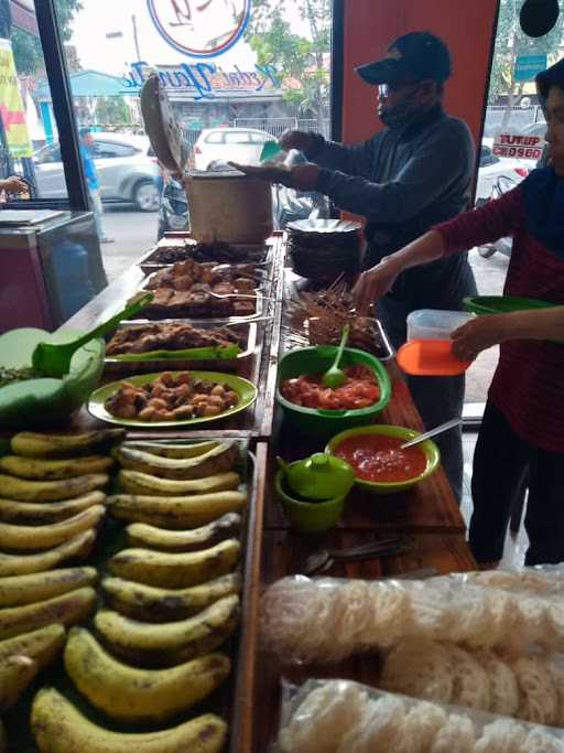 Kedai Sate Maranggi Priyangan. 2