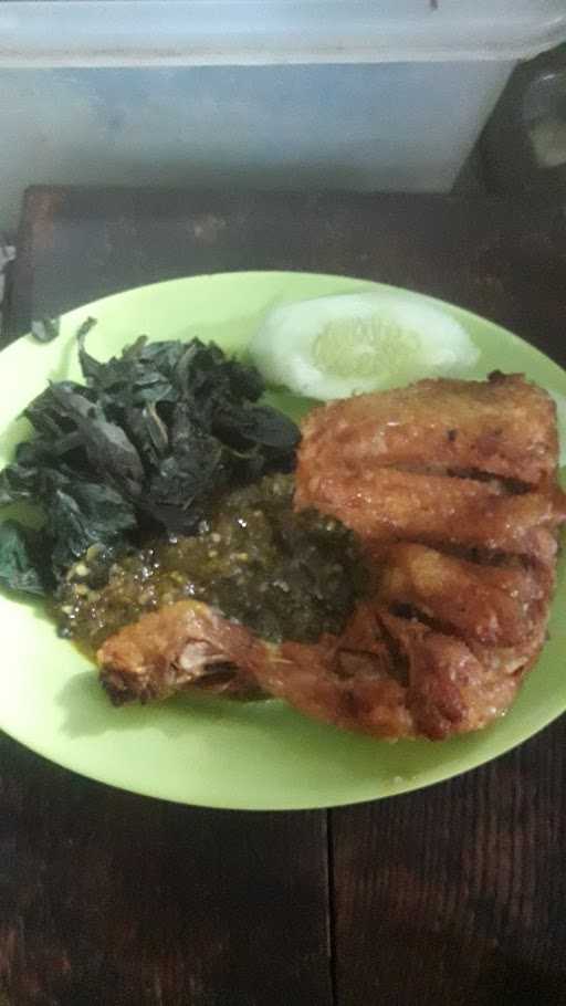 Ayam Goreng Cabe Ijo Khas Padang 1