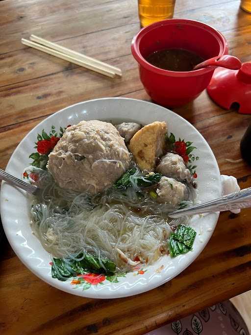 Mas Ndut Meatballs & Chicken Noodles 3