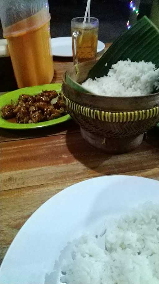 Resto Ayam Pakuan 3