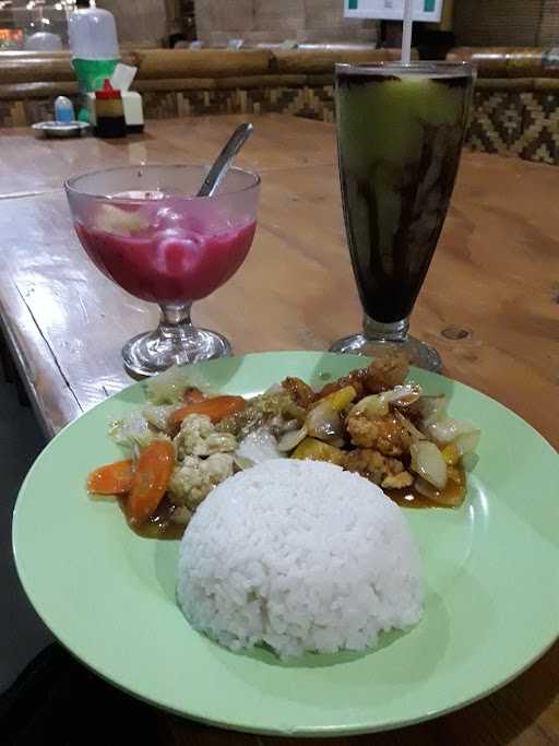 Resto Ayam Pakuan 8