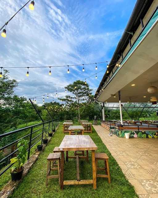 Resto Warung Papatong-Cibinong-Bogor 9