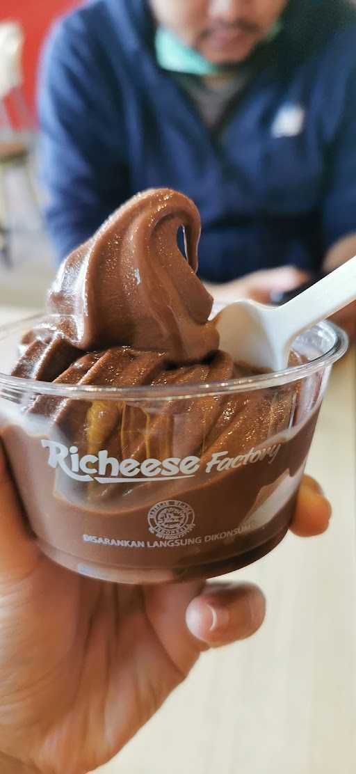 Richeese Factory Cibinong 2