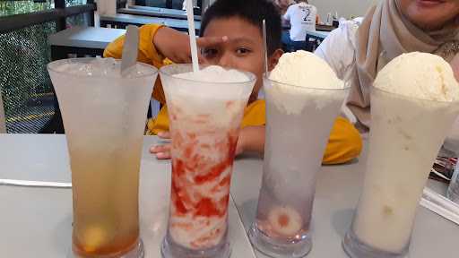 Waroeng Steak & Shake Cibinong 10