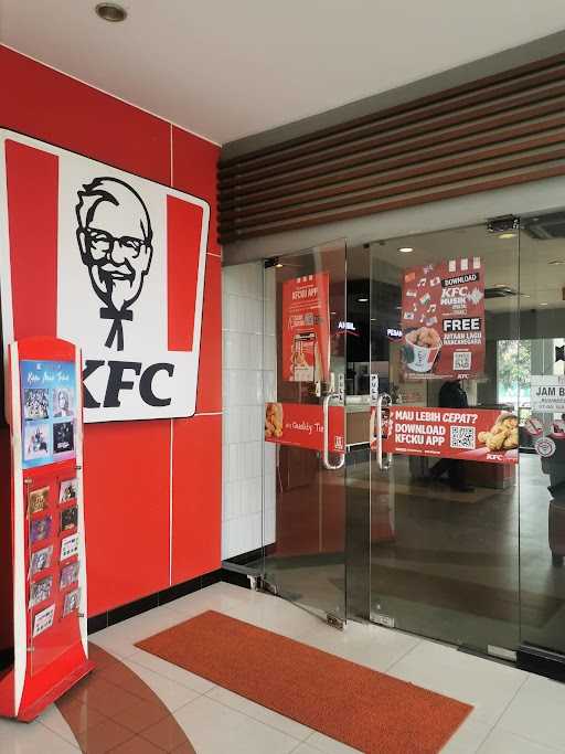 KFC - Plaza Metropolitan 8