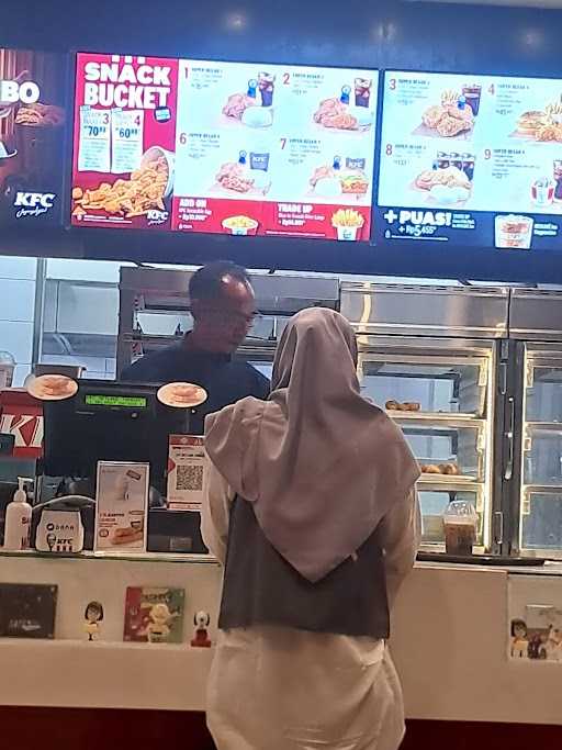 KFC - Plaza Metropolitan 5