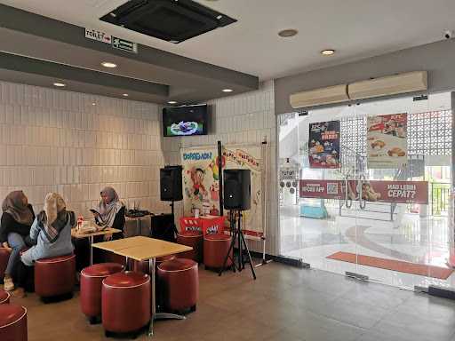 KFC - Plaza Metropolitan 6