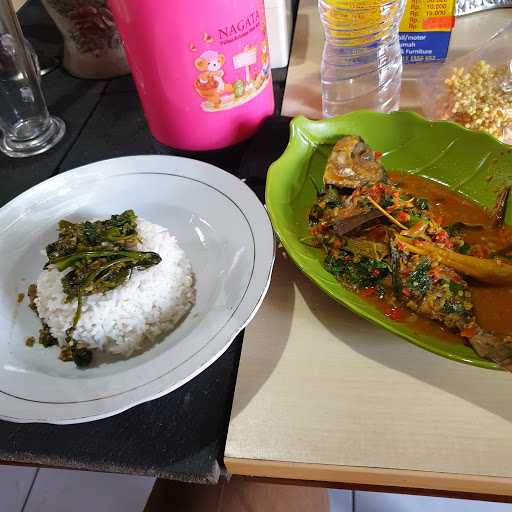 Rumah Makan Sabua 9