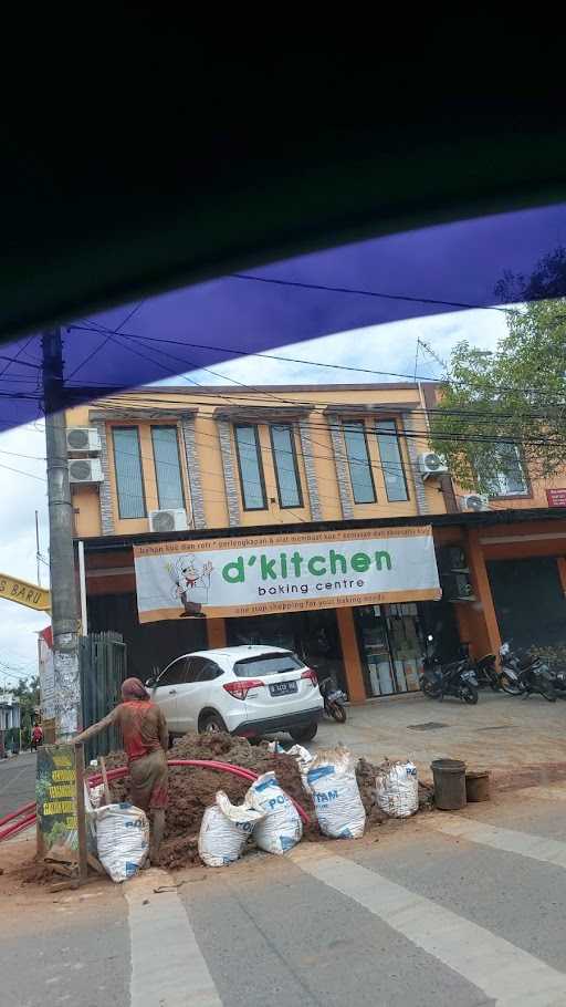 D'Kitchen Tbk 9