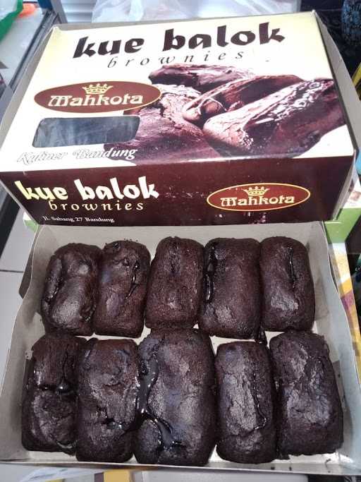 Lapis Talas Bogor Sangkuriang, Botani & Brownies Amanda 1