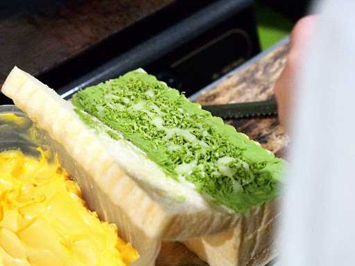 Roti Bakar Temu Sedulur Palem Semi 9