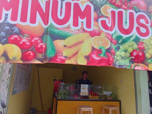 Minum Jus 6