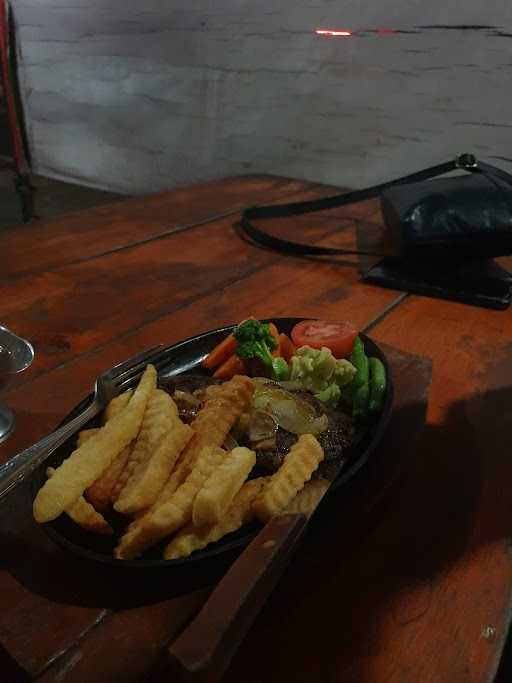 Restorja Cafe Steak 7