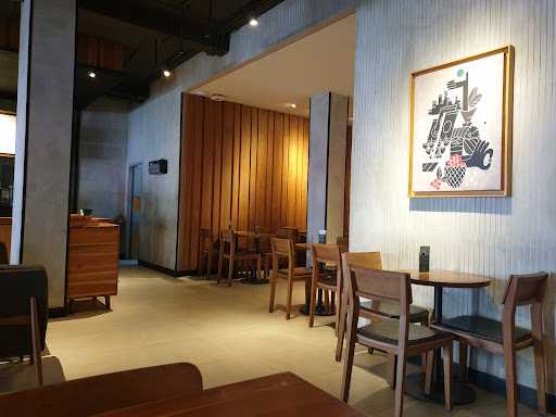 Starbucks - Surya Sumantri 9