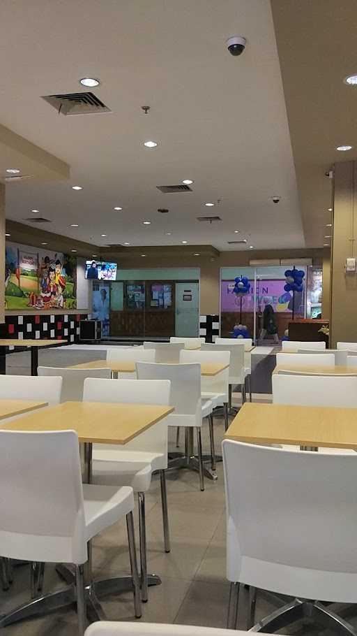 KFC - D'Botanica Bandung 9