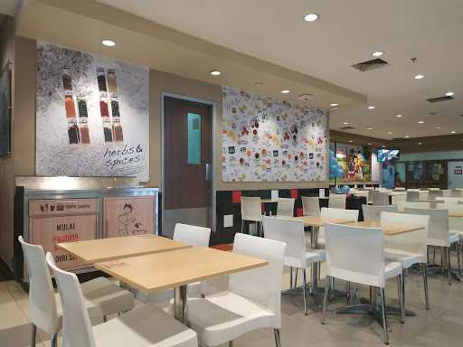 KFC - D'Botanica Bandung 7