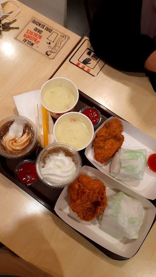 KFC - D'Botanica Bandung 2