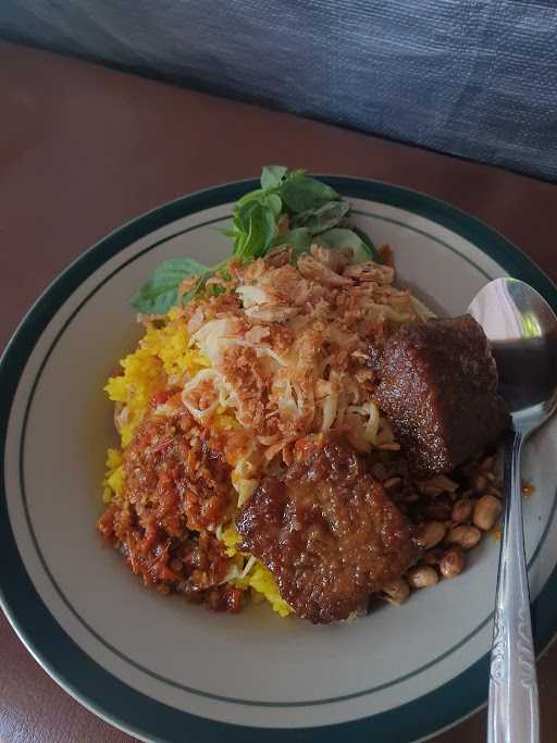 Nasi Kuning Super Pa Rowi 1