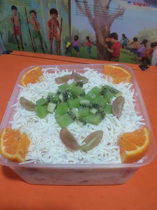 Syahidah Saladira Salad Buah 3