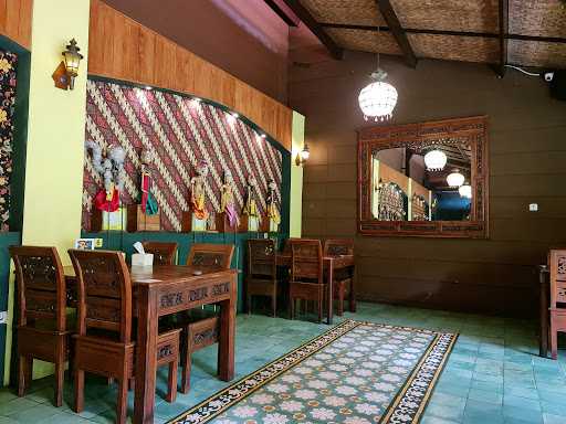 Warung Cepot Hidangan Indonesia 8