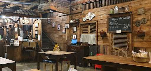 Warung Suluh Restaurant 8