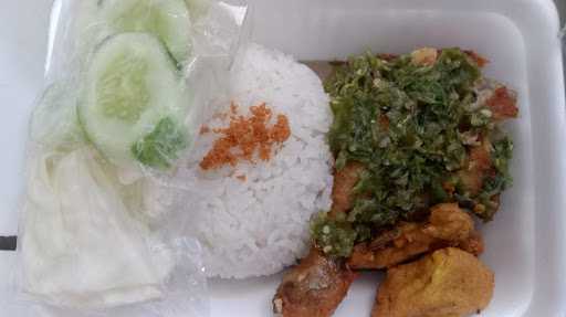 Pecel Lele Dan Ayam Kremes 4