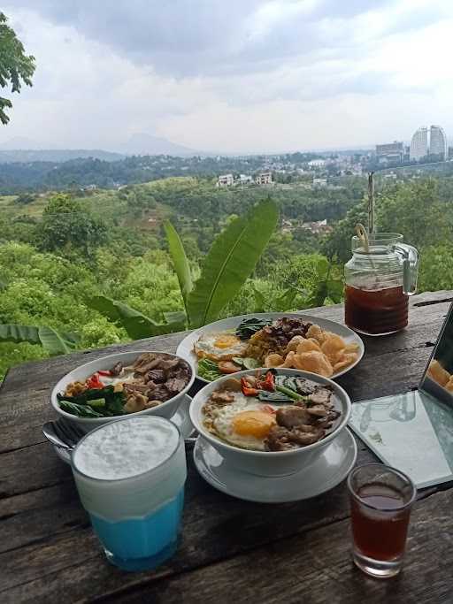 Matar Jambococo Sei Sapi, Kopi, Salmon, Ayam Penyet Outdoor & Citylights 5