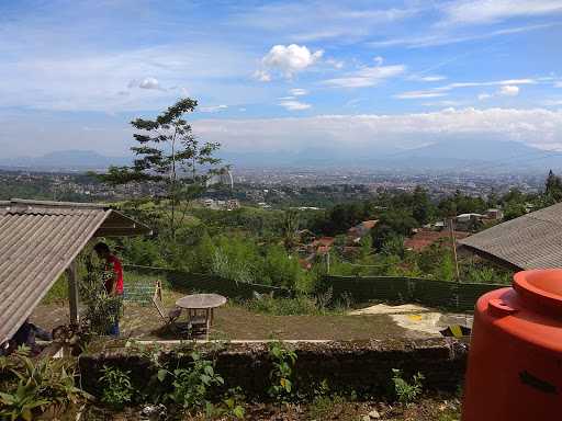 Saung Lesehan Bu De 5