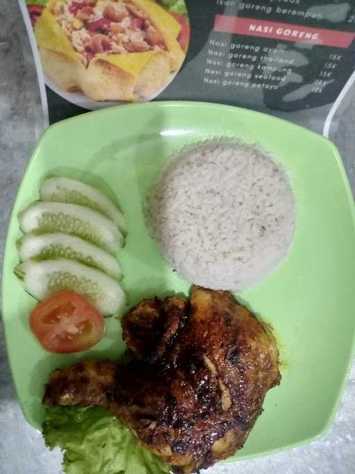 Rumah Makan Aneka Rasa 8