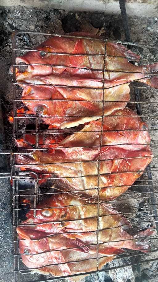 Rumah Makan Lesehan Ibu Sri 10