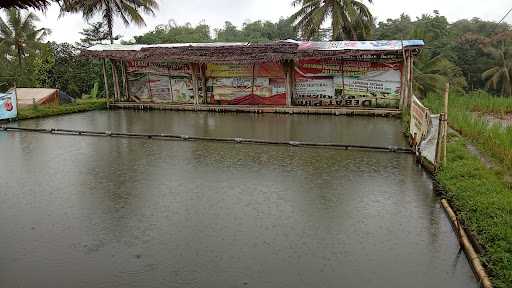 Saung Sr & Pemancingan Ikan Mas 1