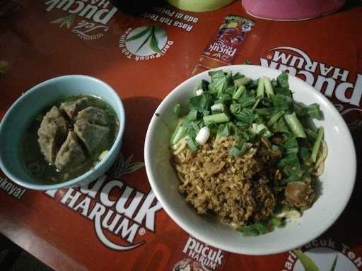 Mie Bakso Simpang Tiga 4