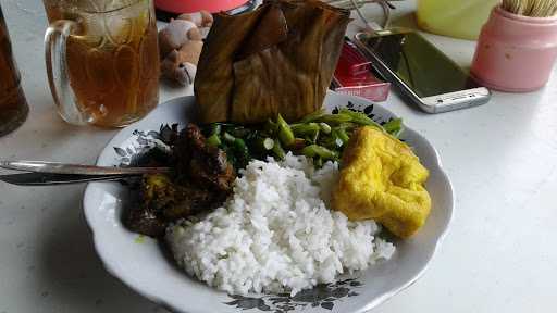 Warung Agus Kumis 4