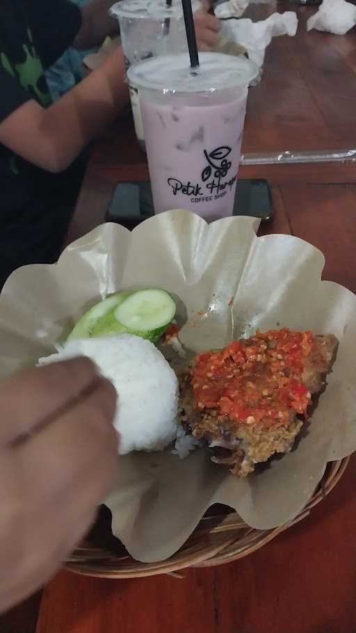 Santap Sedap Geprek Cigudeg 6