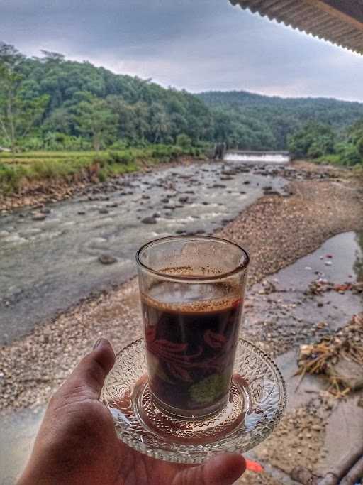 Saung Bambu Lesehan Sahabat 1