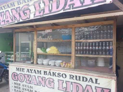 Mie Ayam Baso Goyang Lidah 1