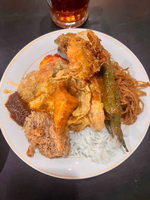 Warung Nasi Ibu Ade 8