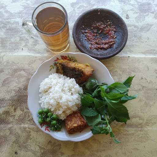 Warung Nasi Ma Uti 9