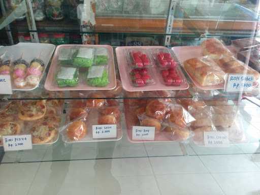 Makmur Cake & Bakery 1