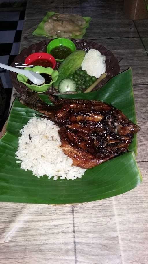 Lesehan Gunung Tugu Kota Tasikmalaya 6