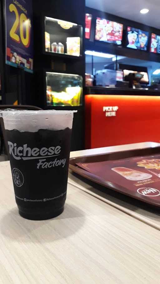 Richeese Factory Plaza Asia Tasikmalaya 9