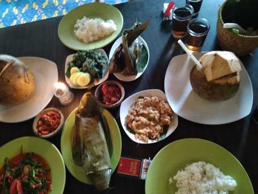 Saung Bungsu Ma Uneng 5