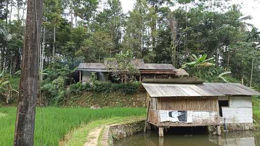 Saung Panineungan 10